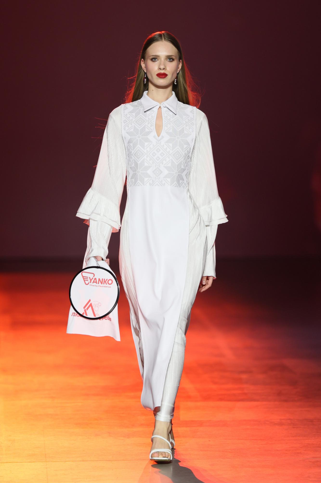 Стартовал Ukrainian Fashion Week. Смотрите яркие фото новых коллекций от украинских брендов